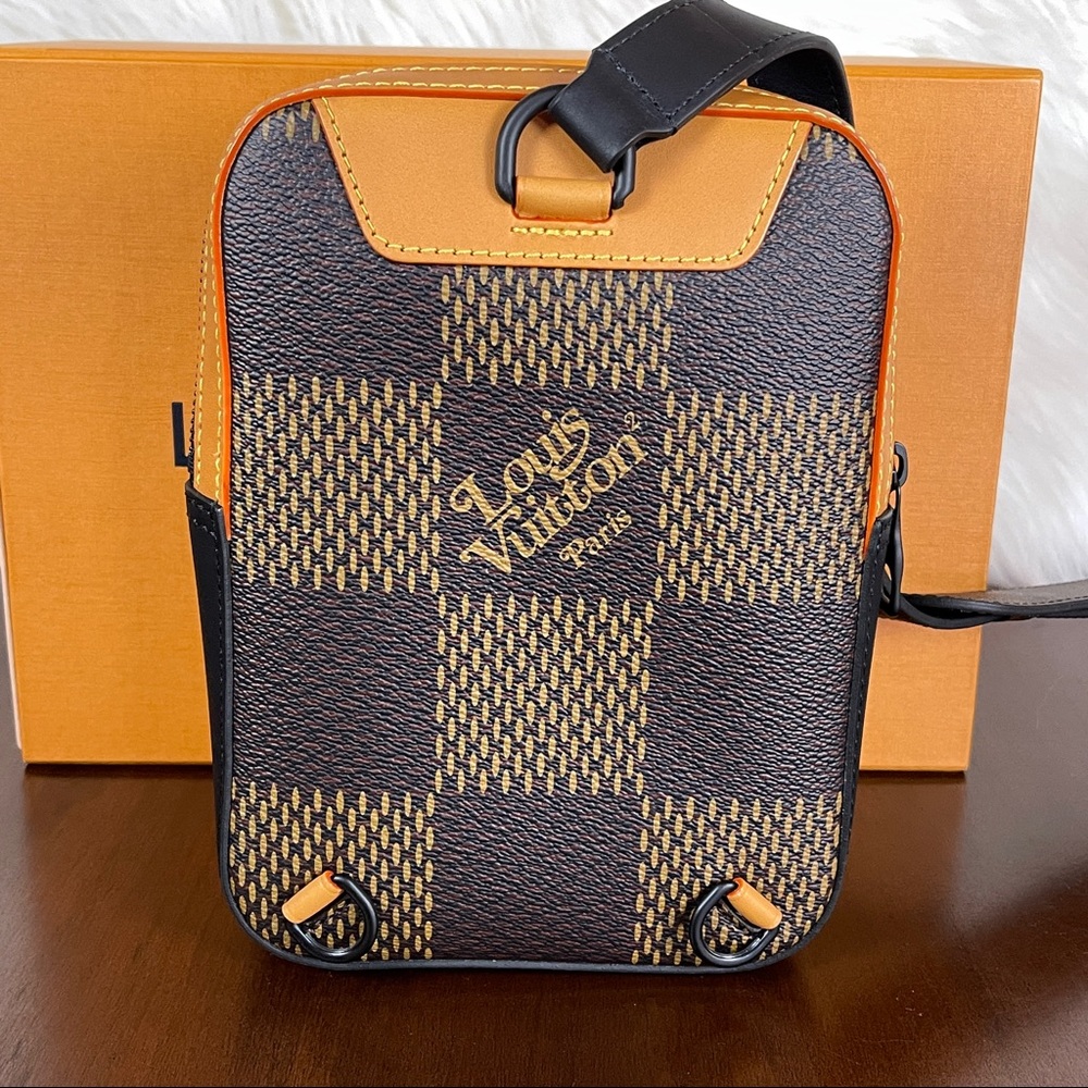 Louis Vuitton Nigo Giant Amazone Sling Bag - Picture 3 of 14